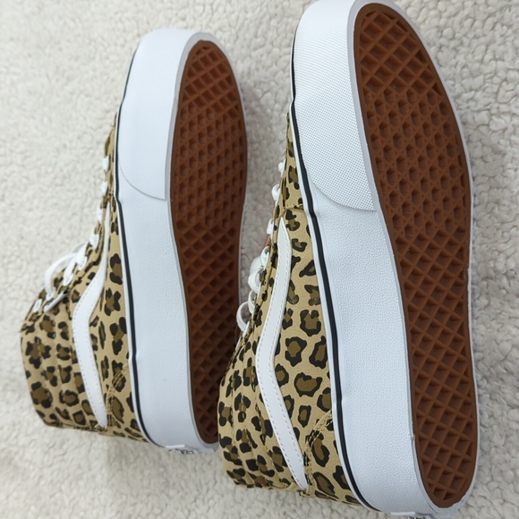 VANS FILMORE HIGH TOP PLATFORM SNEAKER - LEOPARD. - Picture 8 of 9